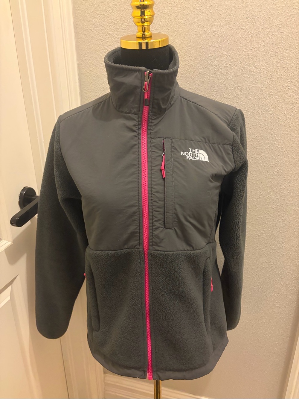 North Face Women’s Grey & Pink Fleece Zipper Jacket Size Small